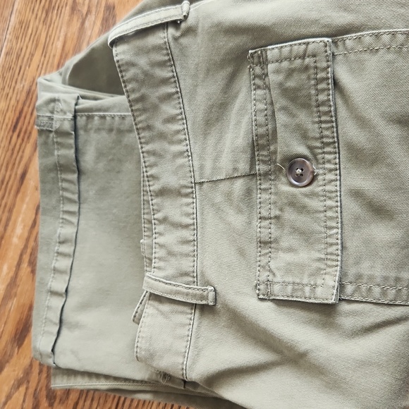 Gap Army Green US 8 R - Picture 9 of 9